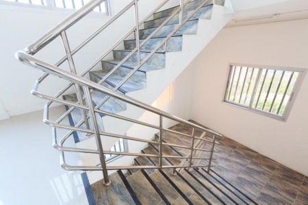 Comment r&eacute;ussir l'installation d'escaliers &agrave; Granges-Narboz ?